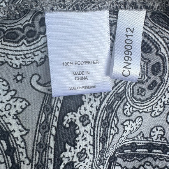 NY&Co Paisley Print Women's Top - Picture 4 of 5